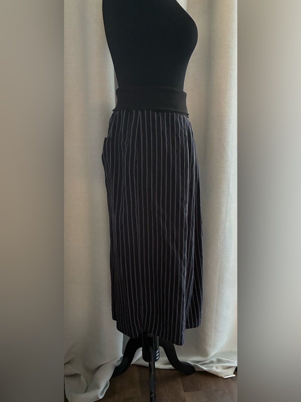 Anthropologie Black Pinstripe Wide-Leg Crop Pants - Picture 5 of 9